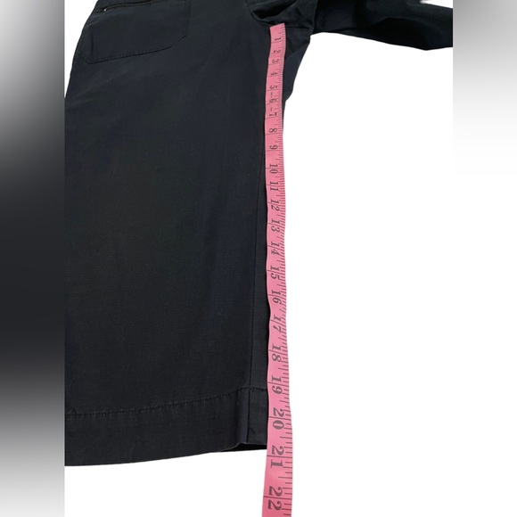 LRL Active Black Capri Pant Lightweight Zipped Front PocketsWomen  Size 12 - Picture 9 of 9